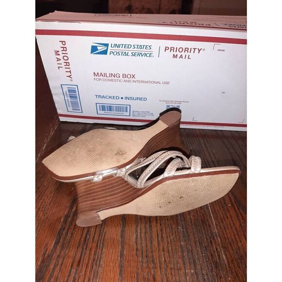 Size 8M RSVP Gold Strappy Sandals Wedge High Heel Dress Shoes Ankle Strap - Picture 6 of 6